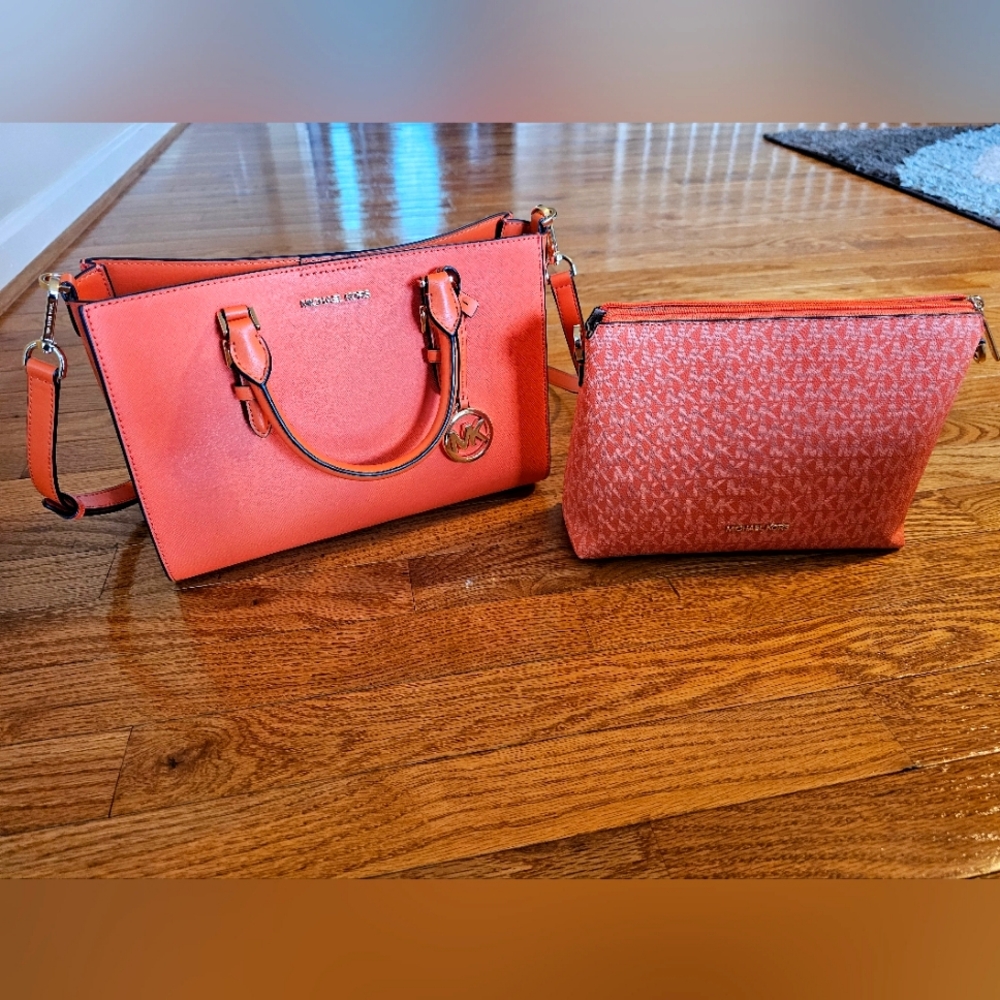 Micheal Kors orange bag set